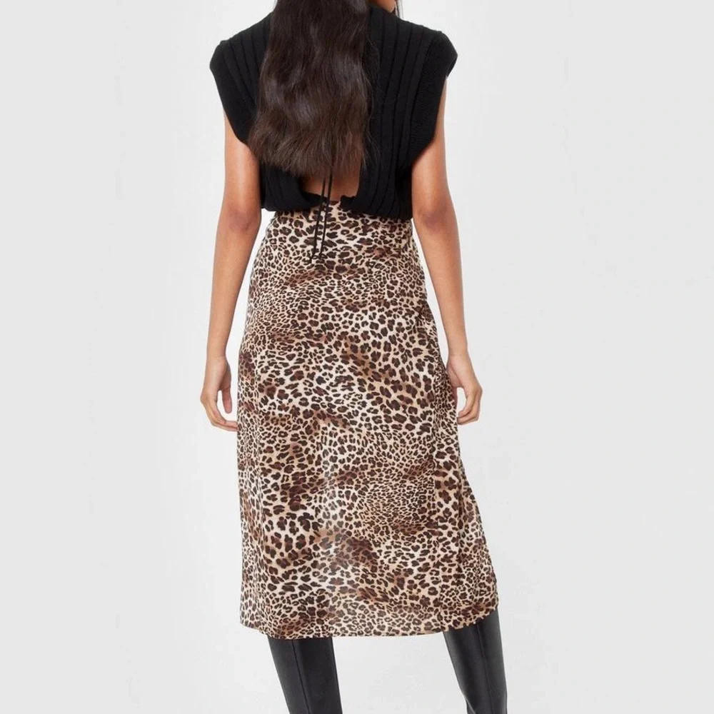 Nasty Gal leopard pencil skirt - size 6 - Picture 3 of 6